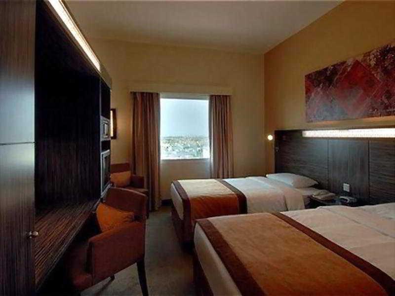 Holiday Inn Express Dubai Safa Park, An Ihg Hotel Eksteriør billede